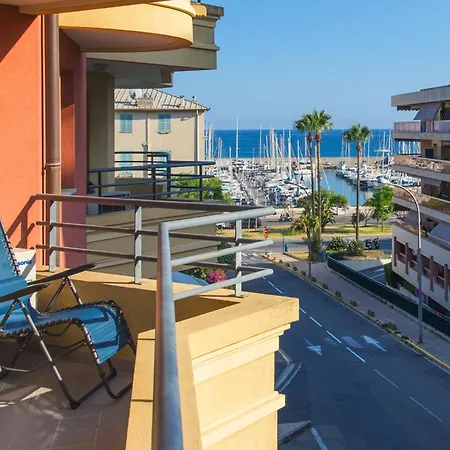 Апартаменты Cocon Vu Sur Le Port De Ментона