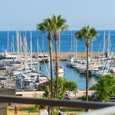 Cocon Vu Sur Le Port De