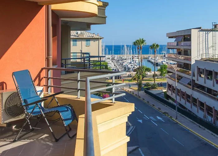 Apartment Cocon Vu Sur Le Port De Menton