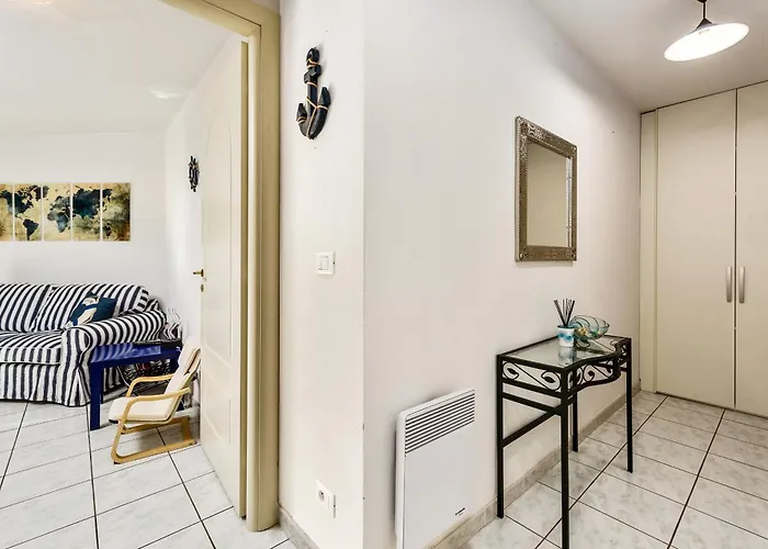 Cocon Vu Sur Le Port De * 芒通