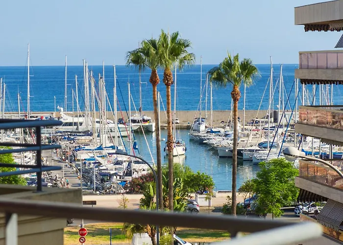 Cocon Vu Sur Le Port De